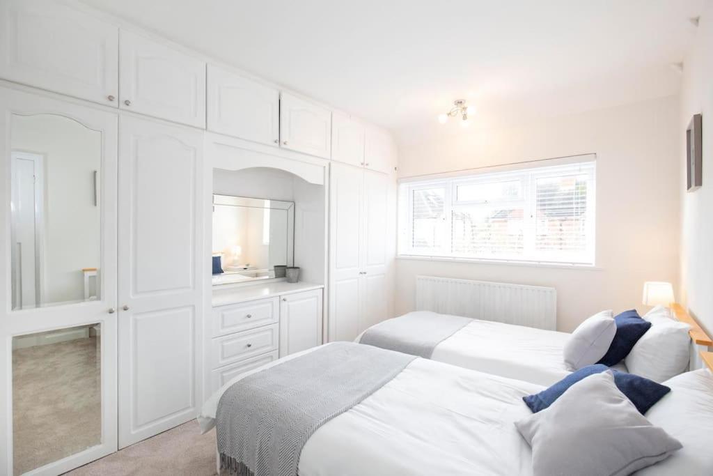 3 Bed House/Garden/Wi-Fi/Parking/Central Location Villa Guildford Exterior foto